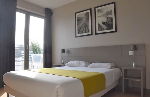 9th Arrondissement Hotel | Three Comfortable and Pet-friendly Rooms, Onsite Parking, Centrally Located!