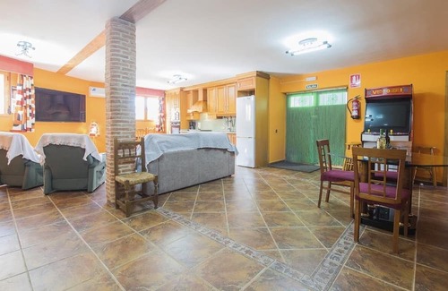 Cobisa House | Casa Flor de la Jara: An elegant rural retreat
