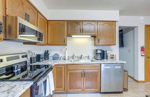 Clearfield House | Townhome w/Patio: 1 Mi to Clearfield Riverwalk