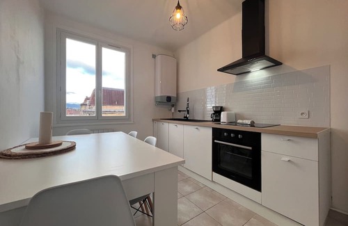 Villefranche-sur-Saone Apartment | Warm and bright accommodation