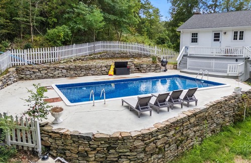 North Stonington House | 5BR Pool+Game Room: 1 mi to Foxwoods & Water Park
