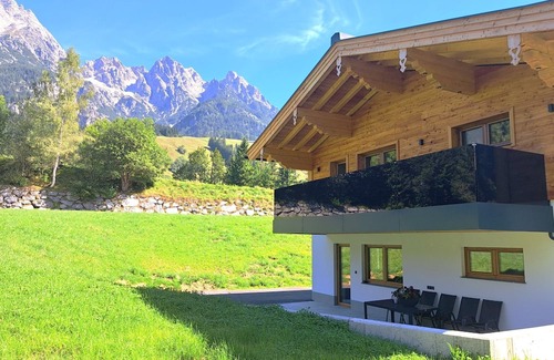 Leogang Apartment | Jagerstüberl-60qm EG mit gr Terrasse by Interhome