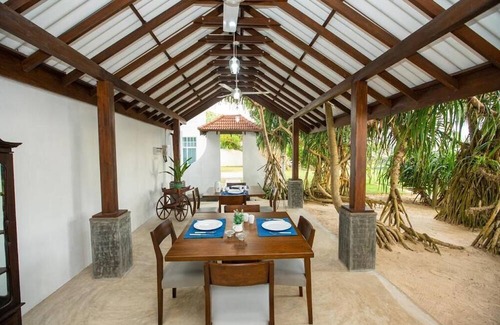 Hikkaduwa Villa | 4 BR Beachfront private villa with pool