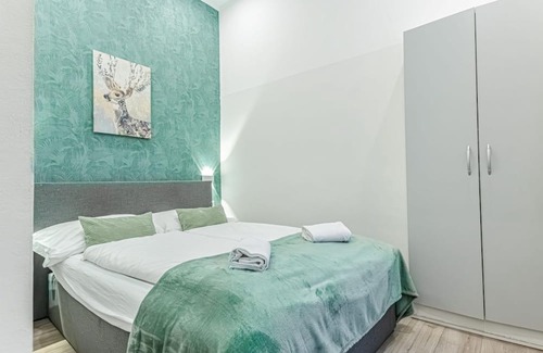Mariahilf Hotel | Affordable and Beautiful Room Near Hauptbahnhof