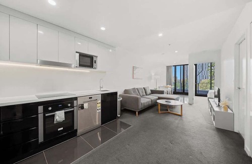 Toowong Apartment | 38 High St - Premium Executive in Heart of Toowong