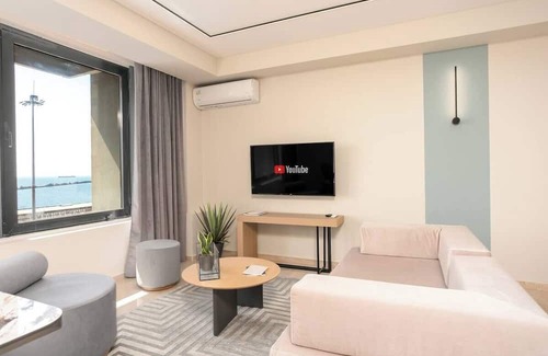 Ladadika Condo | Kiveli Sea View Suite 3