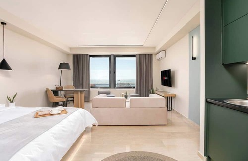 Ladadika Condo | Kiveli Sea View Suite 3