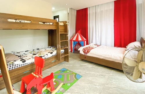 Baguio Villa | Charming 5-bedroom Villa in Baguio with Heated Dipping Pool :Glass & Green Perch