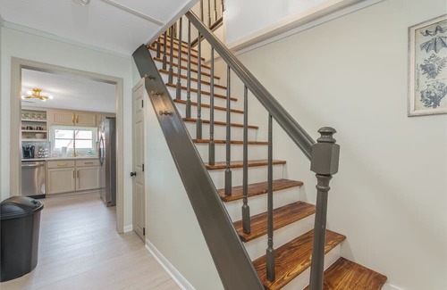 Muscle Shoals House | Cute renovated home 10 min to RTJ Golf. Pet Friendly and has Water trampoline.