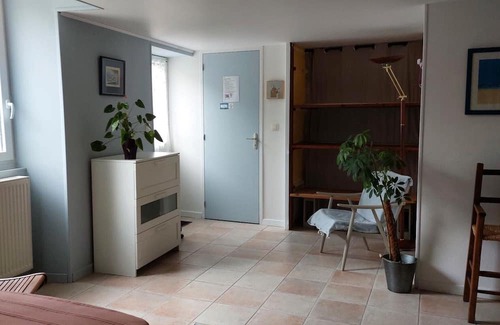 Saint-Romain-de-Benet Bed & Breakfast | Les Primevères Guest Room – Welcome and Comfort in Saint-Romain-de-Benet