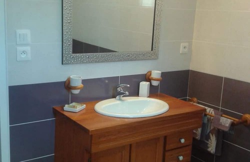 La Berthenoux Bed & Breakfast | Room in renovated farmhouse - Nature and comfort with parking