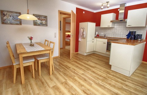 Haslachsimonswald Apartment | Holiday Apartment 'Morgensonne, 50 sqm' with Shared Terrace, Shared Garden and Wi-Fi