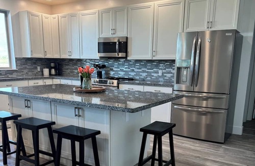 Winnemucca House | Spacious Home with Sunset Views | 4/3