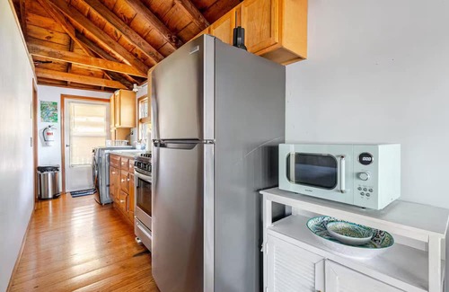 Hopatcong House | Adorable Lakefront 1 bd guest house