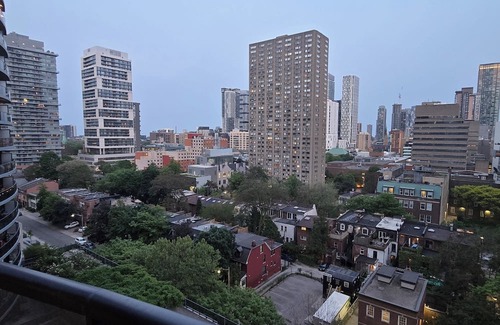 Church and Wellesley Condo | Downtown Toronto Condo | WiFi, Gym & Pool – Steps to Subway & Eaton Centre