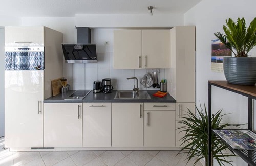 Stuhlinger Old Town Apartment | Apartment 'Topas' with Wi-Fi