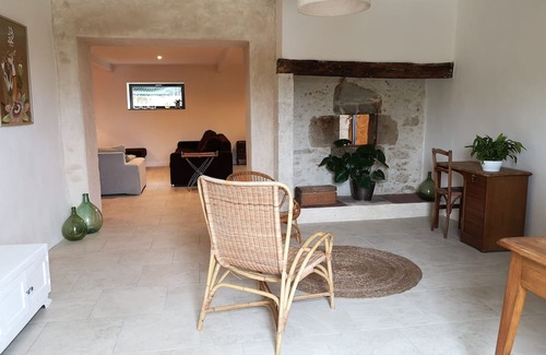 Auch House | House with swimming pool sleeps 13. A 15-minute walk from the historic center of Auch!
