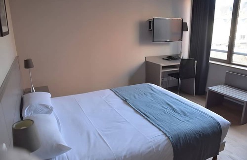 9th Arrondissement Hotel | In the Heart of Lyon! Daily Breakfast, Pet-friendly Hotel near Gare de Vaise!