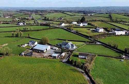 Monaghan Cabin | Cosy retreat in the countryside.