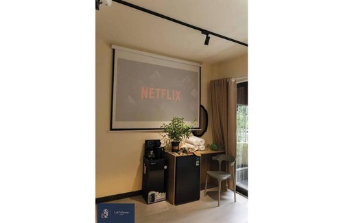 Van Mieu Apartment | Studio w BigBalcony Niceview Free Laudry-Gym-Coffe