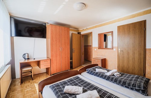 Trnovska House | Double/Twin Room with Free parking at Siva Čaplja