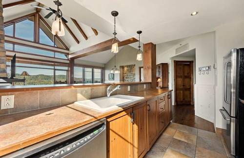 Mont-Tremblant Pedestrian Village Condo | Tremblant Prestige - Altitude 172-11