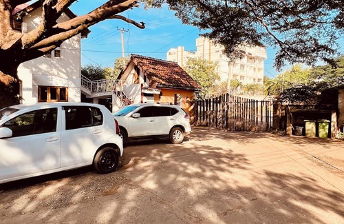 Kisumu Apartment | Cosy Studio 5 minutes to Kisumu CBD With Pool Garden and restaurant.