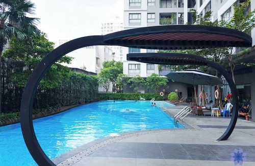 Tan Binh Apartment | Charming 2-bedroom apartment with AC, Free Gym & Pool; 1.5km from TSN airport