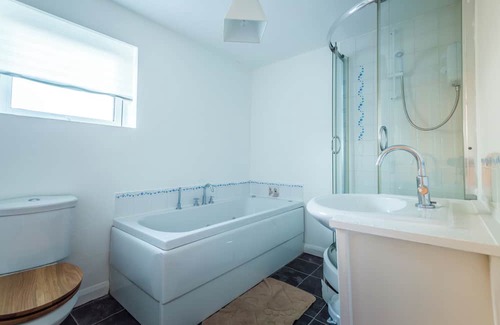 Uphall House | Charming Livingston Home with Garden