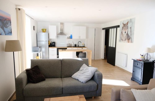 Err Apartment | New apartment, 5 beds – 8 km from the resorts