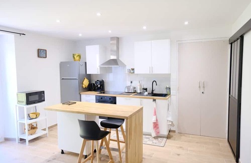 Err Apartment | New apartment, 5 beds – 8 km from the resorts