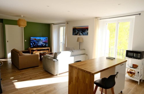 Err Apartment | New apartment, 5 beds – 8 km from the resorts