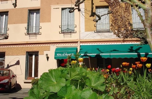 Digne-les-Bains Hotel | Making The Best Memories Along The Way! Triple Room, Free Parking!