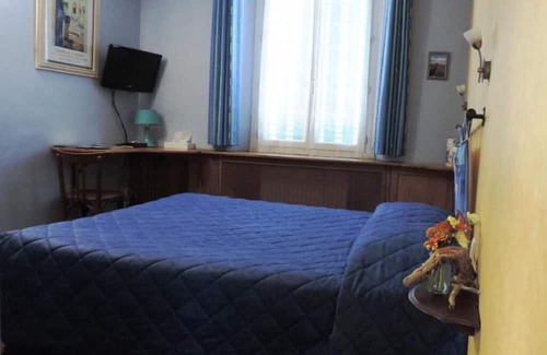 Digne-les-Bains Hotel | Convenience & Comfort! Close to Verdon Natural Regional Park