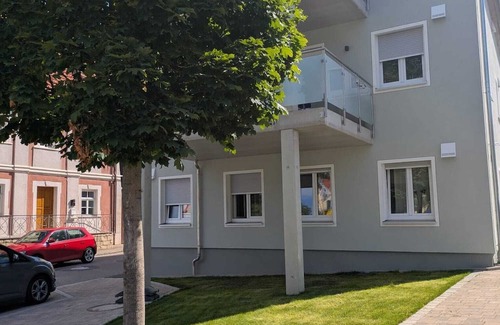 Harburg Apartment | Vacation appartment by the old bridge with a grnd view to the castle