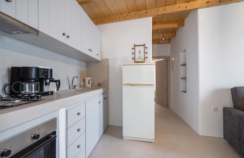 Kithira Apartment | Apartment 'Angel's 2' with Shared Terrace, Wi-Fi and Air Conditioning