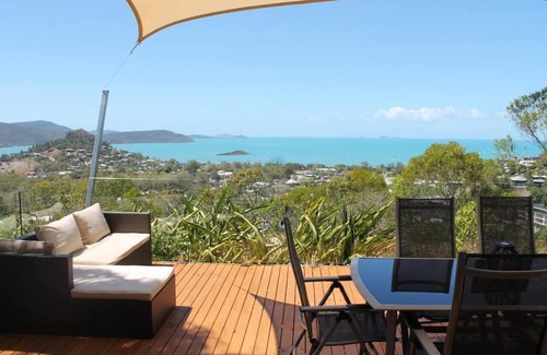 Cannonvale Cabin | Incredible Coral Sea and Island Views