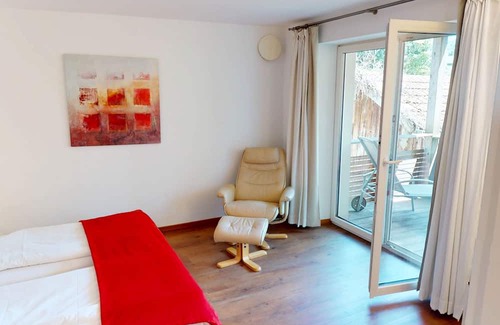 Bad Aibling Apartment | Suite 2 on the ground floor, 1.5 room apartment with south-facing balcony