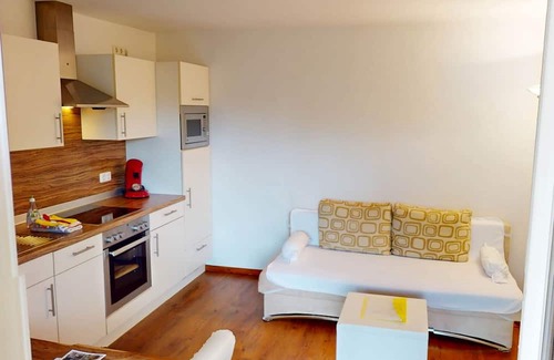 Bad Aibling Apartment | Suite 4 on the 1st floor, 1.5 room apartment with south-facing balcony