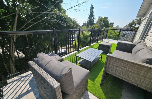 Orillia Apartment | TreeTop Two Bedroom Sophistication