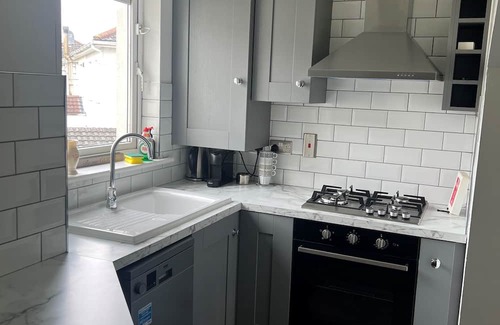 Swords Apartment | Cosy 2 Double Bed Apartment | Close to Dublin Airport & Malahide Castle