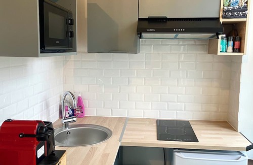 Evreux Condo | Near Cathedral - Wifi - Netflix - Parking