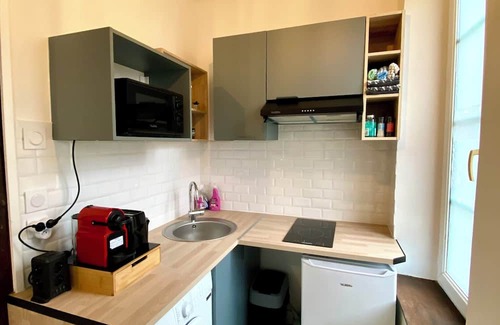Evreux Condo | Near Cathedral - Wifi - Netflix - Parking