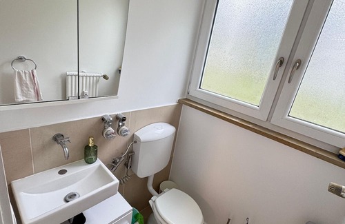 Heidenheim an der Brenz Apartment | Apartment 'Geschäftsreisetraum' with Private Terrace and Wi-Fi