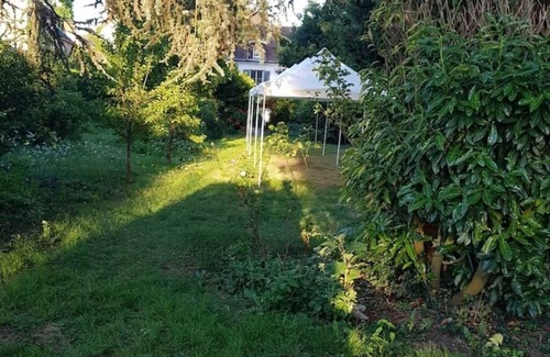 Villiers-le-Bel Cabin | Appartio - Cosy chalet surrounded by greenery