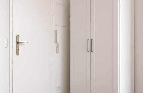 Lebenstedt Apartment | Central, bright 2-room apartment with modern flair