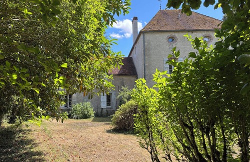 Saint-Pere House | A legendary night in Gainsbourg's room at the Moulin des marguerites!