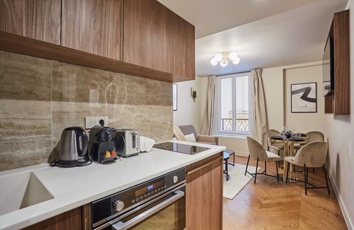 Porte-Saint-Martin Apartment | New apartment Center of Paris