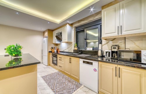 Alanya Villa | Modern 4-bedroom villa Private pool - 10 min from Kleopatra beach