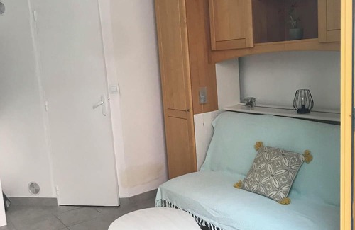 Cite Apartment | Lovely, quiet studio, just a few minutes' walk from the town center